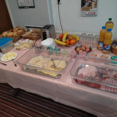 Πανσιόν Zum Amboss *