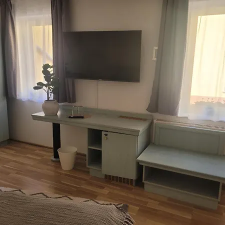 Πανσιόν Zum Amboss Lützen