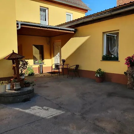 Zum Amboss בית הארחה Lützen